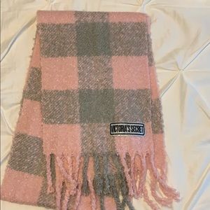 Knit Victoria’s Secret Gray and Pink Scarf